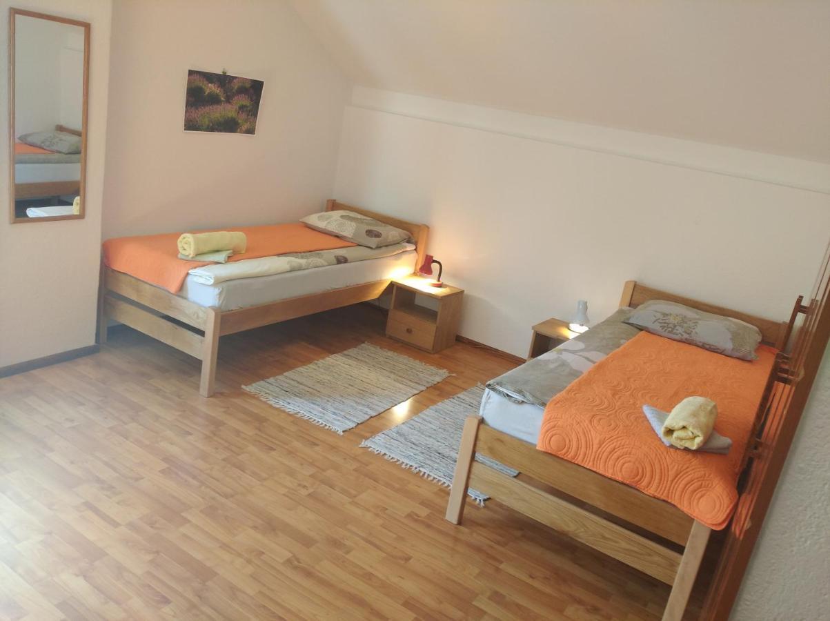 Rooms "Nada Zunic" Книн Екстер'єр фото